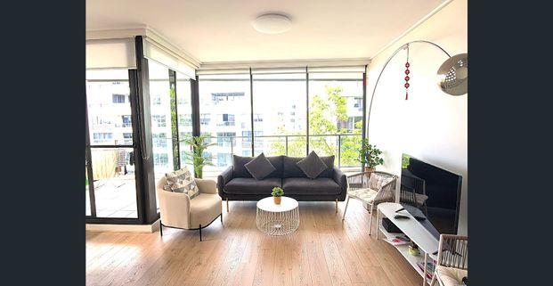 Fully Furnished 2-bedroom Mirvac Apartment - Photo 1