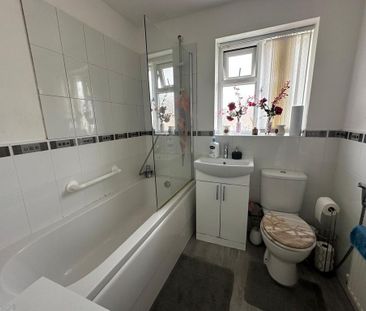 3 bedroom semi-detached house to rent - Photo 6