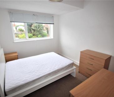 4 bedroom terraced house to rent - Photo 4