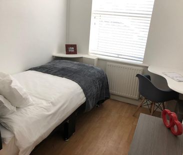 4 bedroom terraced house to rent - Photo 6