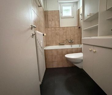 Helle 2.5-Zimmerwohnung mit Gartensitzplatz und Einstellplatz - Photo 6
