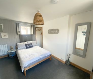 1 bed semi-detached house to rent in Higher Street, Brixham, TQ5 - Photo 2