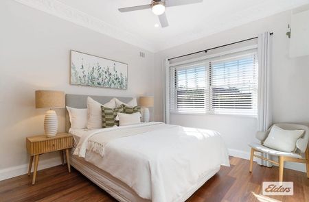 Sunsoaked Family Home - Photo 2