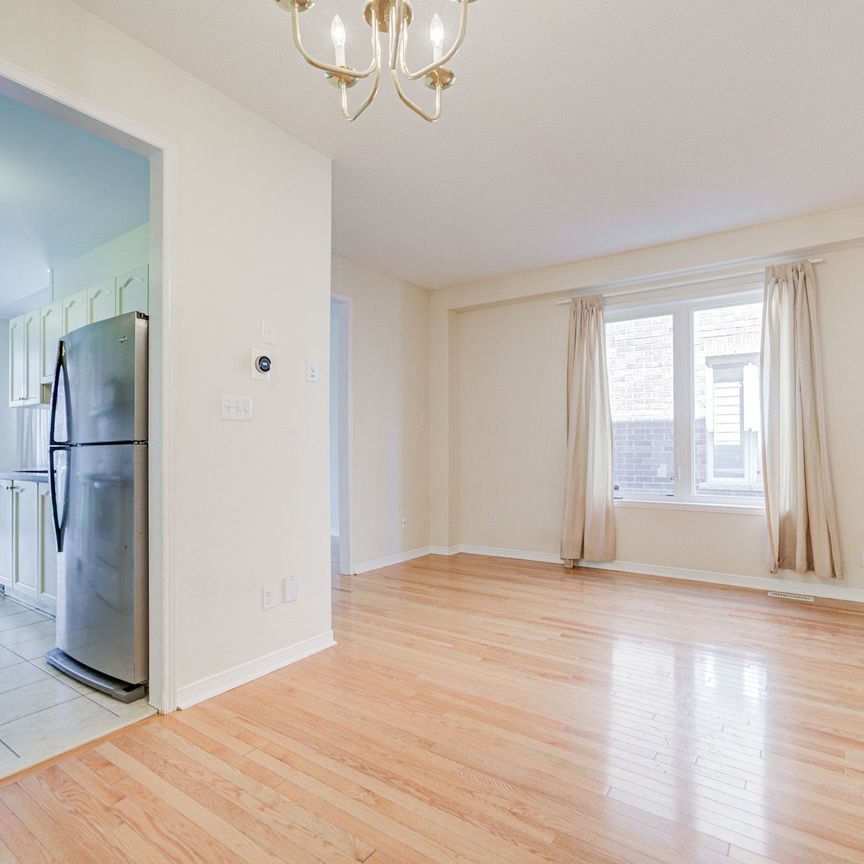 For Lease - 30 London Pride Drive, Richmond Hill, Ontario - Photo 1