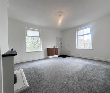 2 bed terraced house to rent in Accrington Road, Burnley, BB11 - Photo 3