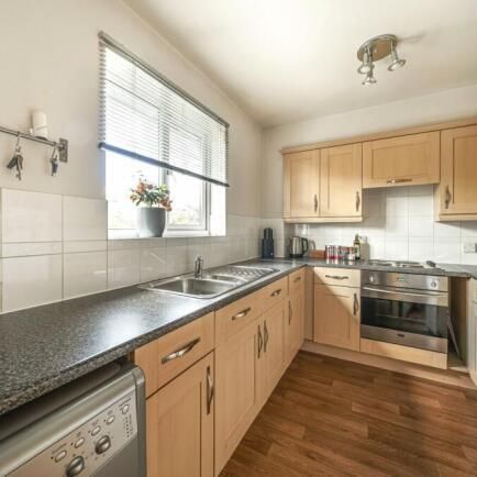 Woodlands Close, Guildford - 1 bedroomProperty for lettings - Seymours - Photo 1