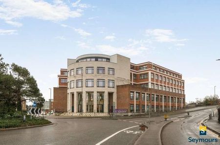 Chertsey, Surrey, KT16 - Photo 5