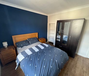 Room in a Shared House, Grove Road, TW3 - Photo 1