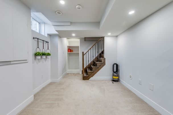 For Lease - 561 Mermaid Crescent, Mississauga, Ontario - Photo 1