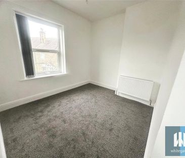 2 bedroom end of terrace house to rent - Photo 6