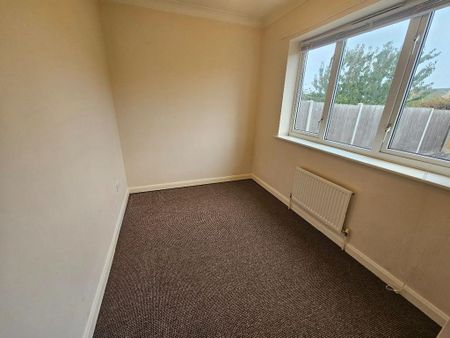 2 bedroom semi-detached house to rent - Photo 4