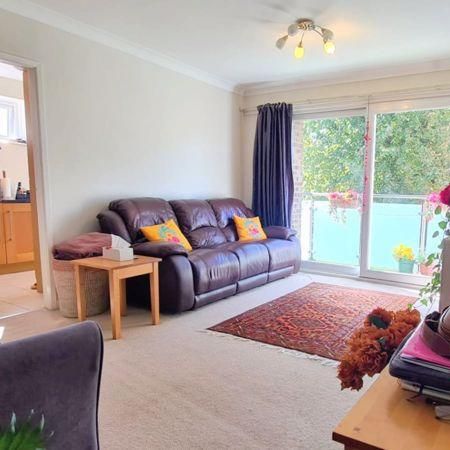 3 bedroom apartment to rent - Photo 1