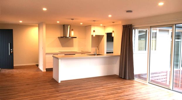 Executive Four Bedroom Home - Photo 1