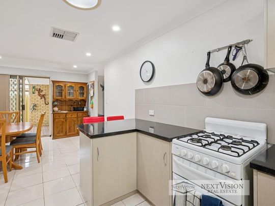 5A Medlar Grove, South Lake - Photo 1