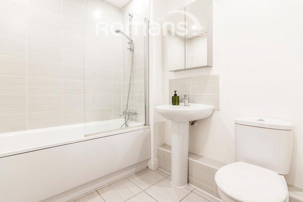 2 bedroom flat to rent - Photo 1
