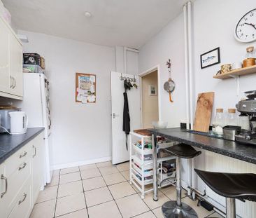 3 bedroom flat to rent - Photo 6