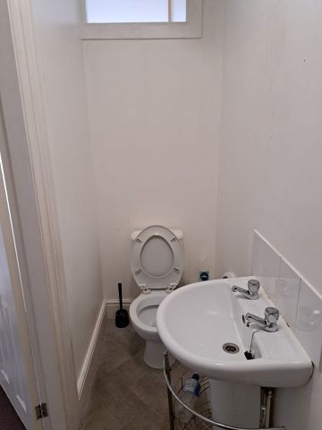 Room in a Shared House, Oval Road, B24 - Photo 4