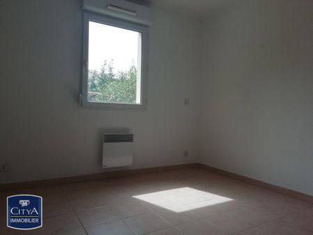 Location Appartement 2 pièces 47m² ST GILLES 30800 - Photo 2