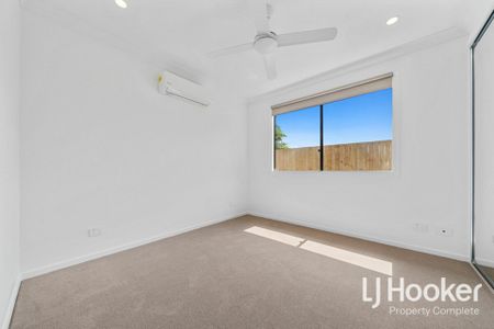 Brand New - Modern 2 Bedroom Residence with Great Outdoor Space - Photo 3