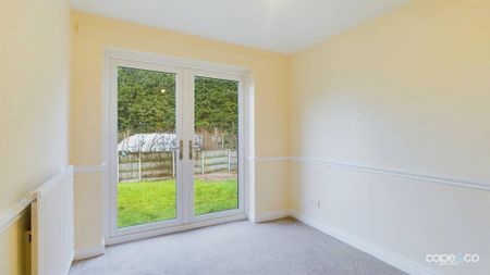 4 bedroom detached house to rent - Photo 2