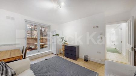Generously Sized 4-Bedroom Home Moments from Camden & King’s Cross - Photo 3