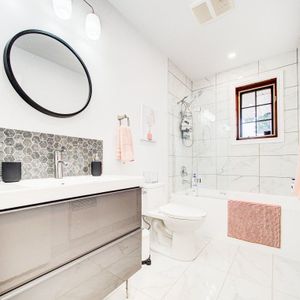 Haut d'un duplex (3 chambres) Ahuntsic - Photo 2