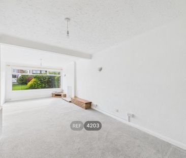 3 bedroom detached house to rent - Photo 2
