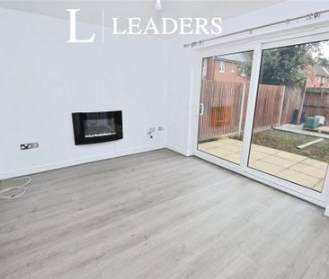 3 bedroom detached house to rent - Photo 4