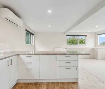 Immaculate Family Home in a Prime Glen Eden Location - Photo 4