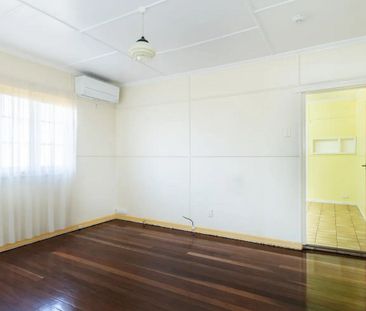 17 Kivas Street, Tarragindi QLD 4121 - House For Rent | Domain - Photo 3