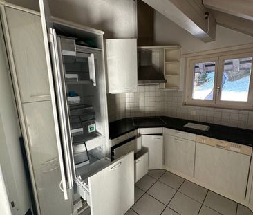 Charmante 4.5-Zimmer-Dachwohnung in ruhiger Lage von Biembach im Em... - Photo 2