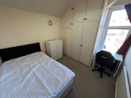 5 bedroom terraced house to rent - Photo 5