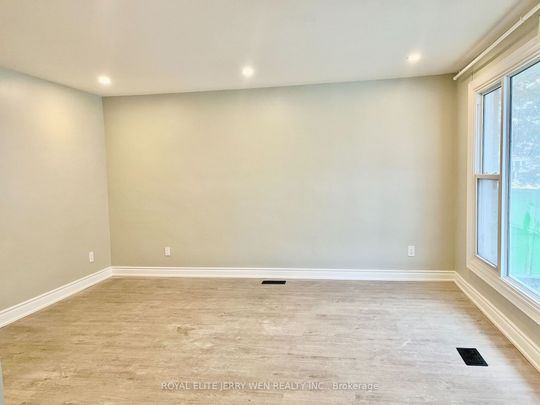 For Lease - 228 Silverbirch Drive Unit# Upper, Newmarket, Ontario - Photo 1