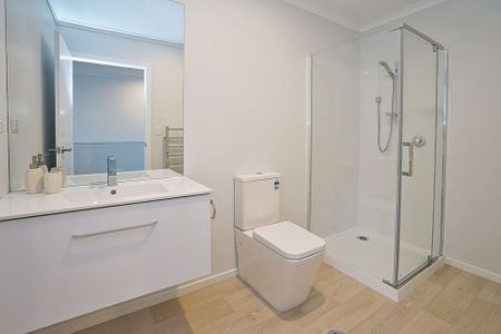 NEW 2 BR Apt at Fifth Ave. w/ Parking - Photo 5