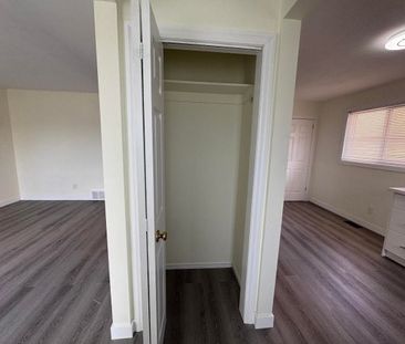 For Lease - 6131 Valley Way, Niagara Falls, Ontario - Photo 6