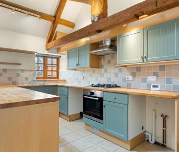 2 bedroom barn conversion to rent - Photo 3