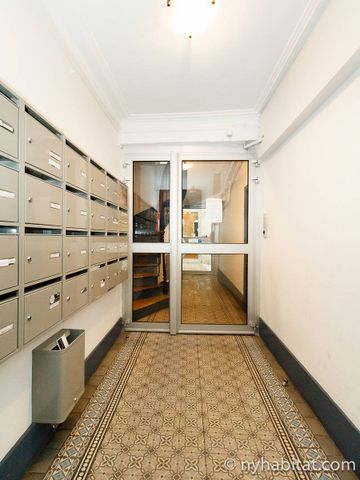 Logement à Paris, Location meublée - Photo 2