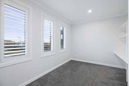 Executive West Albury Home - Photo 3
