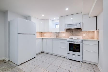 For Lease - 2556 Lake Shore Boulevard Unit# Lower, Toronto, Ontario - Photo 3