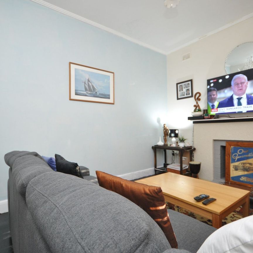 PERFECT LOCATION! - Photo 1