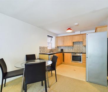 2 bedroom apartment to rent - Photo 3