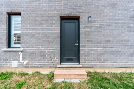 For Lease - 4 West Creek Court, Welland, Ontario - Photo 2