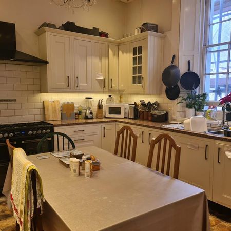 1 bedroom in a house share to rent - Photo 3