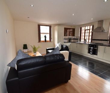 4 bedroom flat to rent - Photo 3