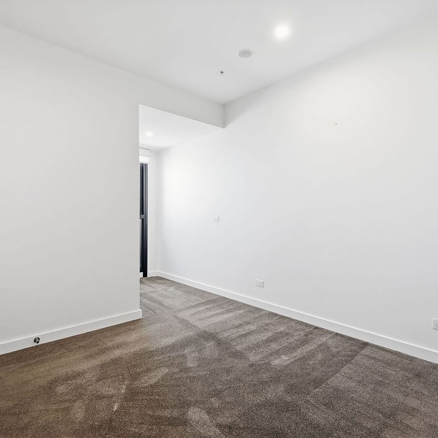 Contemporary Bayside Living with Space, Style & Convenience - Photo 1