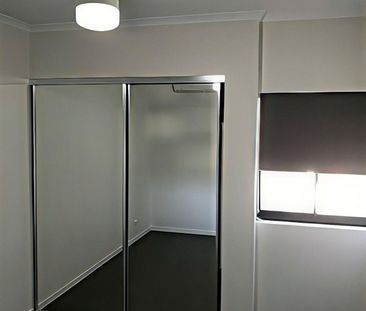 Modern Inner-City Apartment - Walk to Everything! - Photo 1