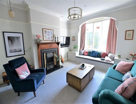 4 Bedroom Semi Detached Available Arranging tenancy - Photo 2