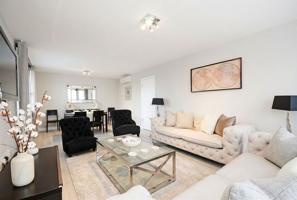 Flat 35, Boydell Court St. Johns Wood Park, London, NW8 6NL - Photo 1
