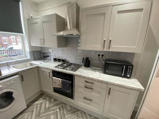 1 bedroom in a house share to rent - Photo 1