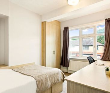 Estcourt Terrace, Headingley, LS6 3EY - Photo 1